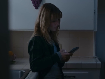 2022_-_Mckenna_Grace_-_do_all_my_friends_hate_me_mp40219.jpg