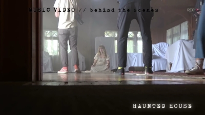 2022_-_Mckenna_Grace_Haunted_House_BTS_mp40616.jpg