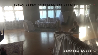 2022_-_Mckenna_Grace_Haunted_House_BTS_mp40617.jpg