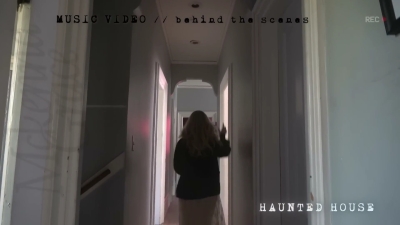 2022_-_Mckenna_Grace_Haunted_House_BTS_mp40626.jpg