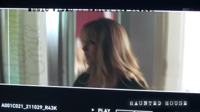 2022_-_Mckenna_Grace_Haunted_House_BTS_mp40635.jpg