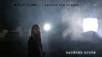 2022_-_Mckenna_Grace_Haunted_House_BTS_mp40768.jpg