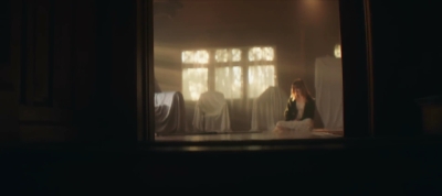 2022_-_Mckenna_Grace_Haunted_House_mp40856.jpg