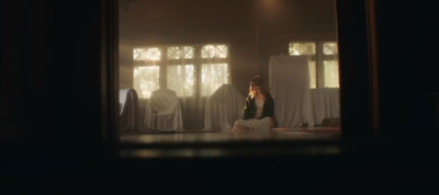 2022_-_Mckenna_Grace_Haunted_House_mp40857.jpg