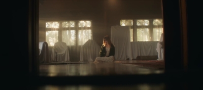 2022_-_Mckenna_Grace_Haunted_House_mp40858.jpg