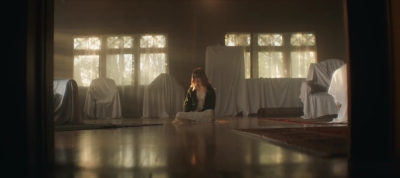 2022_-_Mckenna_Grace_Haunted_House_mp40859.jpg