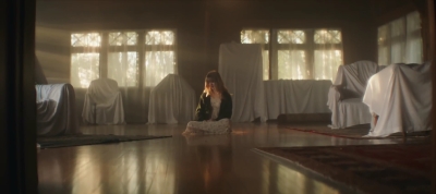 2022_-_Mckenna_Grace_Haunted_House_mp40860.jpg