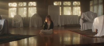 2022_-_Mckenna_Grace_Haunted_House_mp40863.jpg