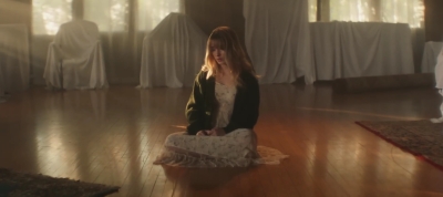 2022_-_Mckenna_Grace_Haunted_House_mp40868.jpg