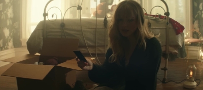 2022_-_Mckenna_Grace_Haunted_House_mp40907.jpg