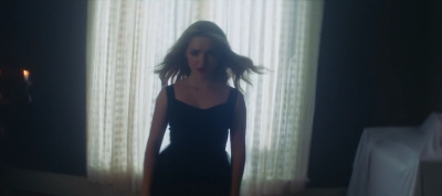 2022_-_Mckenna_Grace_Haunted_House_mp40999.jpg