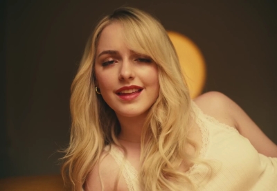 2023_-_Mckenna_Grace_-_Casual_Kisser_mp41278.jpg