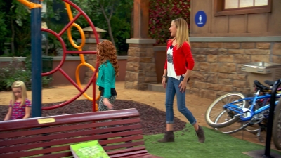 Dog_With_a_Blog_S03E17_mkv3569.jpg