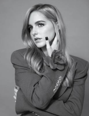 2022-12Outtakes_28929.jpg